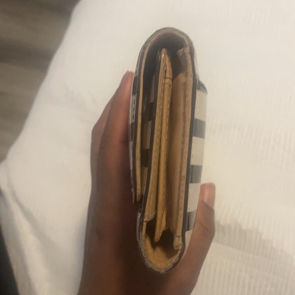 Kate Spade Wallet - Picture 4 of 5